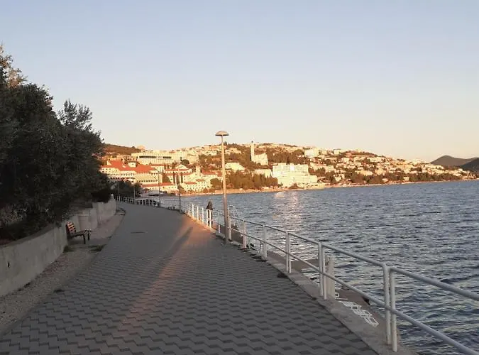 Apartamento Lezenic Dada *