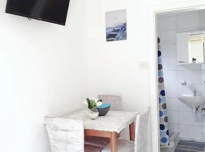 Apartamento Lezenic Dada *