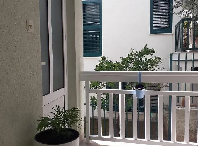 Apartamento Lezenic Dada *